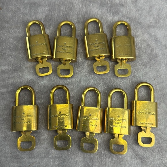 Louis Vuitton Lock & Keys Replacement Gold - Picture 4 of 9